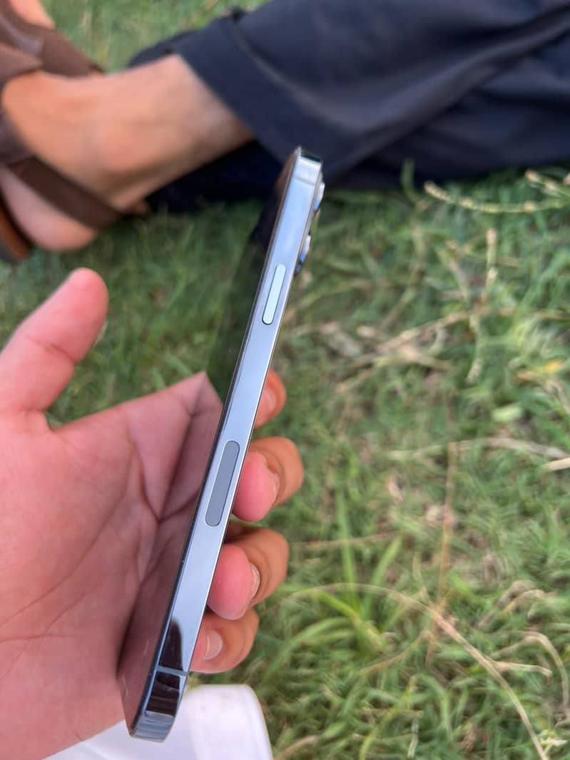 Apple iPhone 13 Pro Max 6