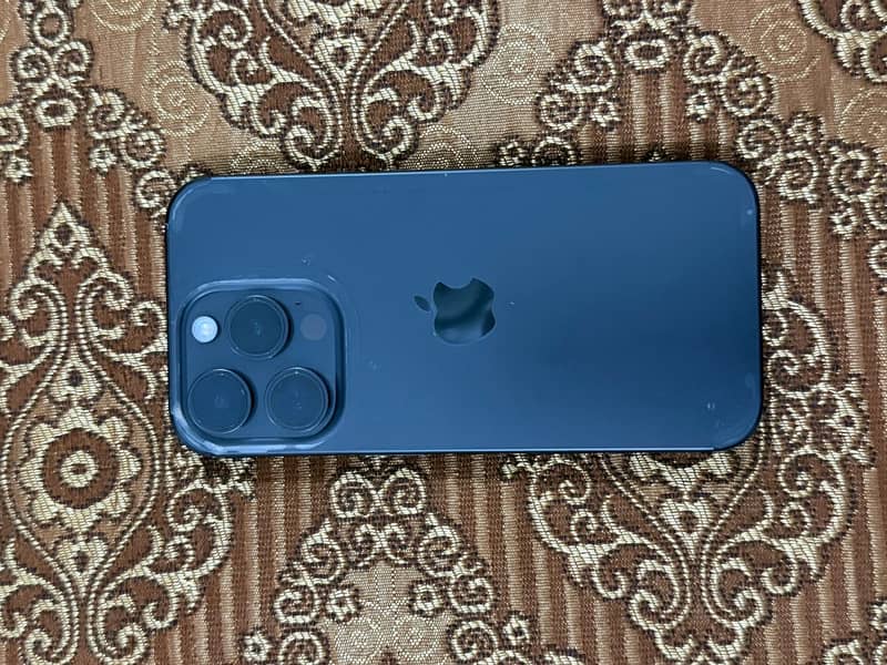 Apple iPhone 15 Pro 4