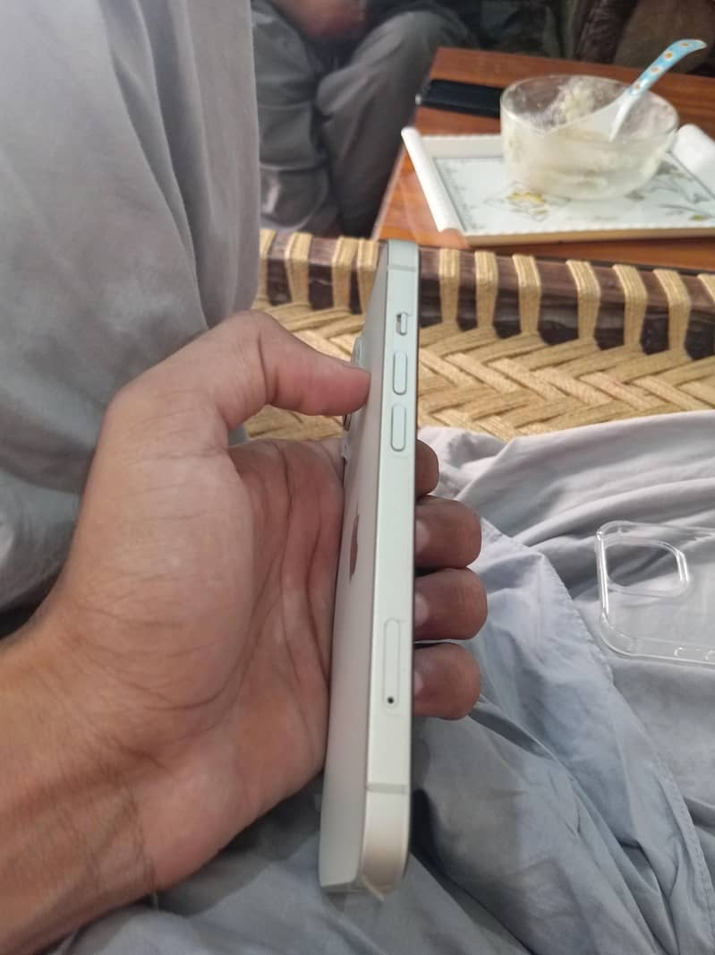 Apple iPhone 14 1