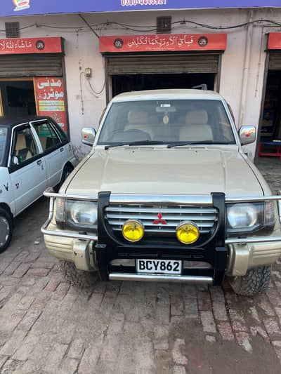 Mitsubishi Pajero 1992