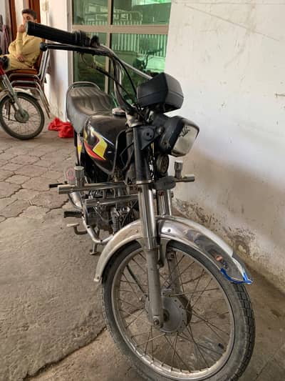 Honda 70 Saaf Halt mn hai documents mukamal hain