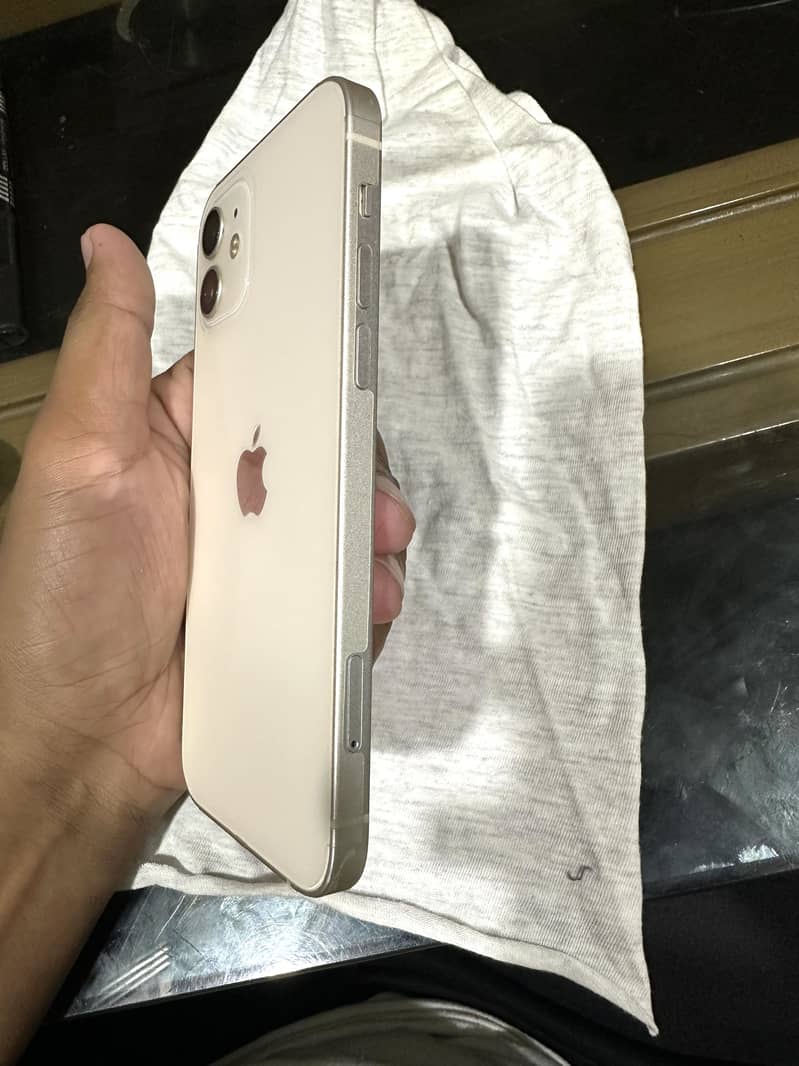 Apple iPhone 12 5