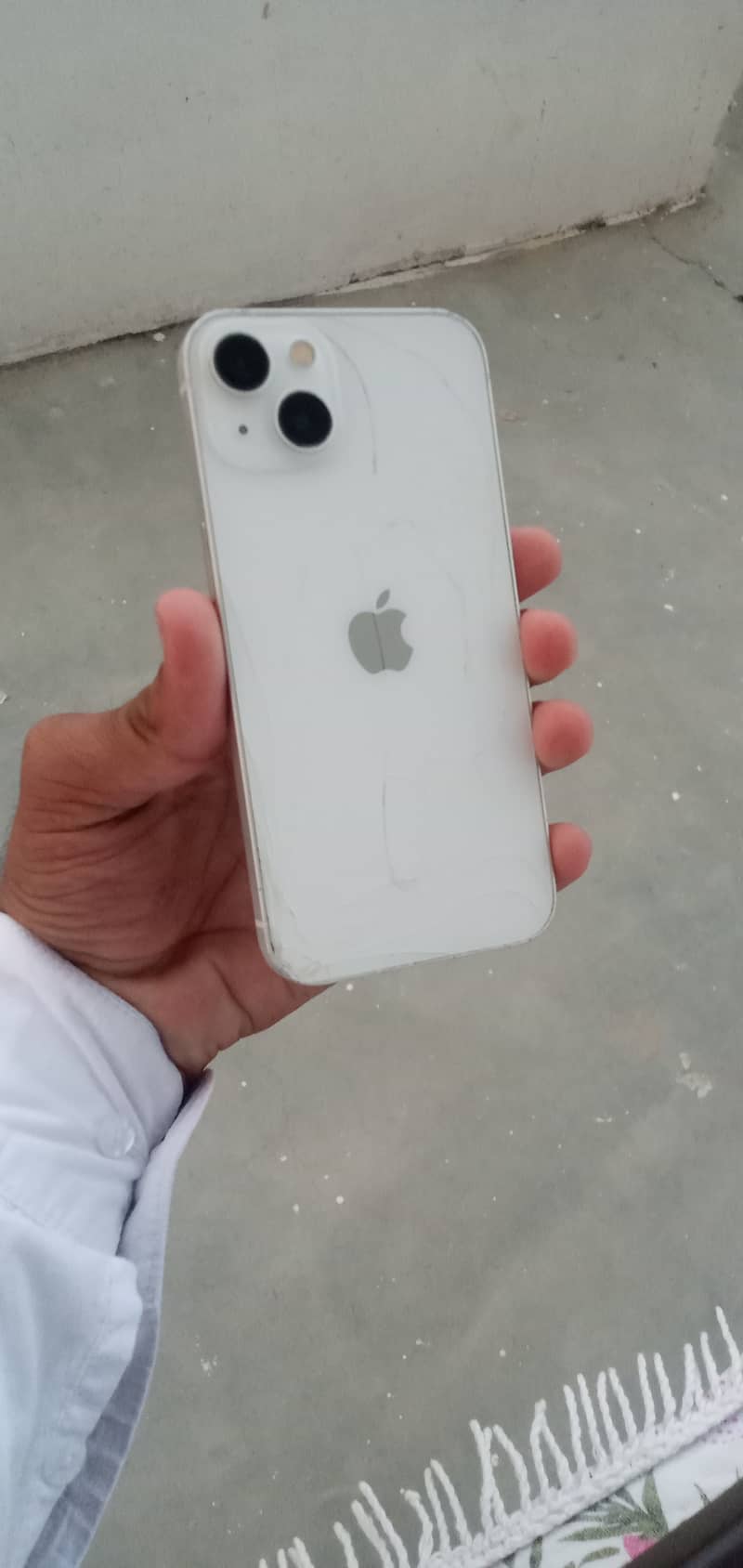 Apple iPhone 13 0