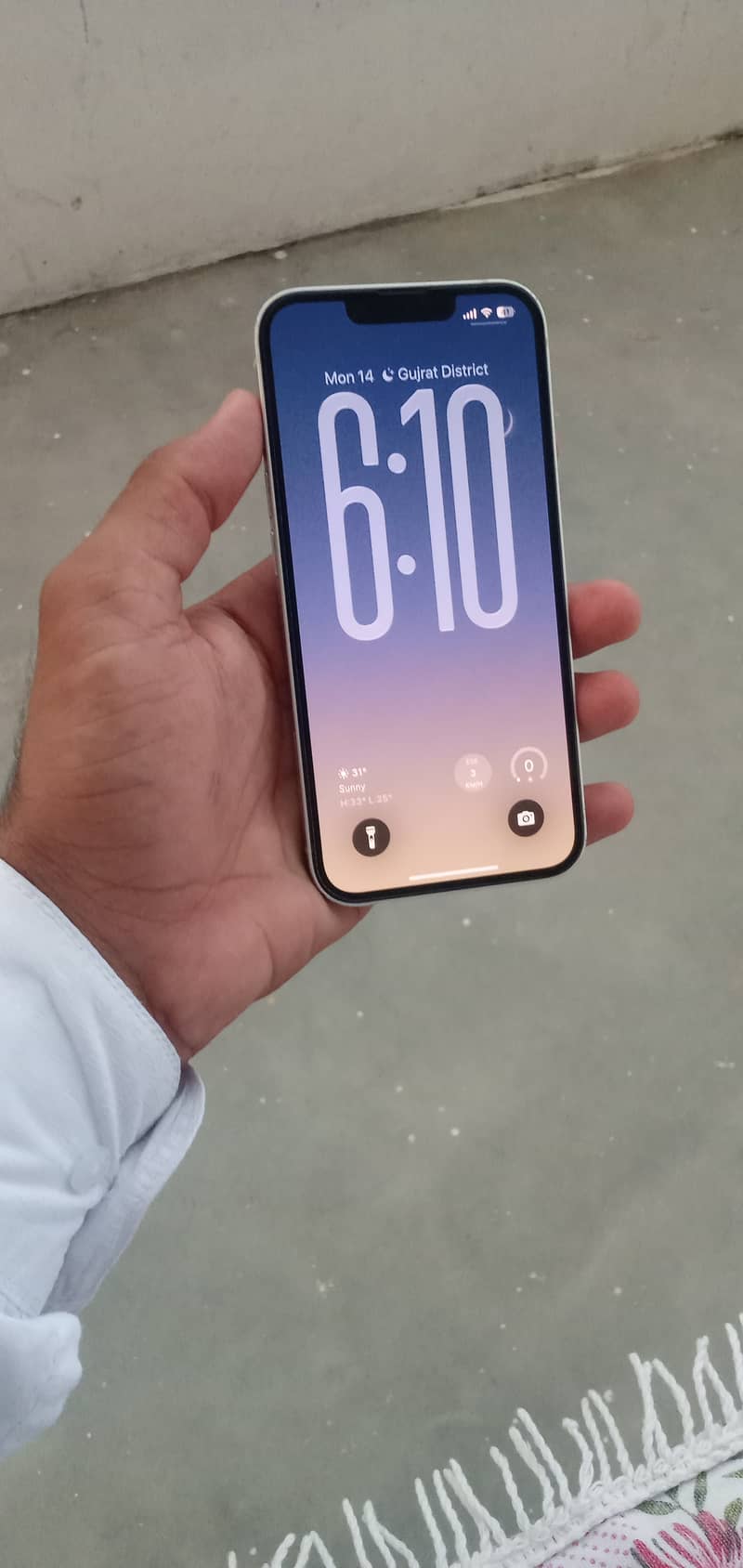 Apple iPhone 13 1