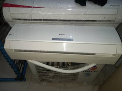 Gree 1 ton DC inverter heat and cool totally genuine original gas