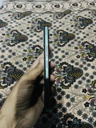 Urgent sale 6+6/128