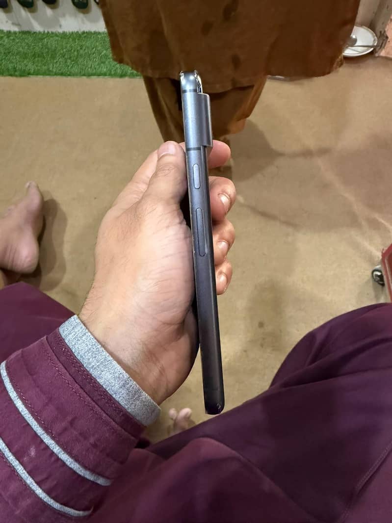 Google Pixel 8 4