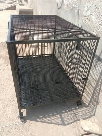 4 foot front 2.5 width 2.5 foot length 10/10 condition