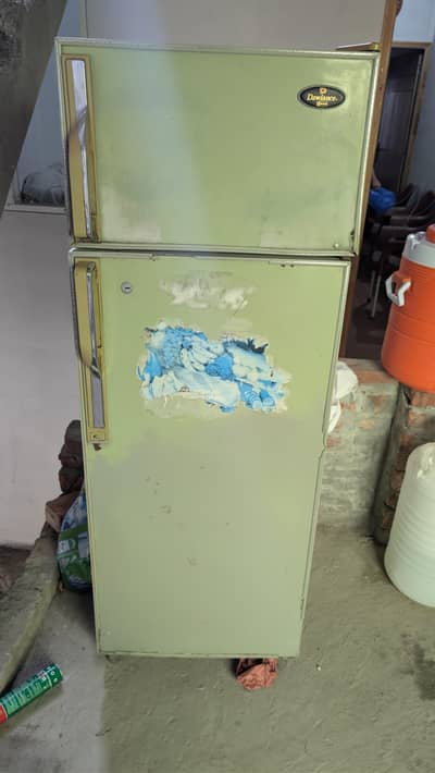Dawlance fridge medium size