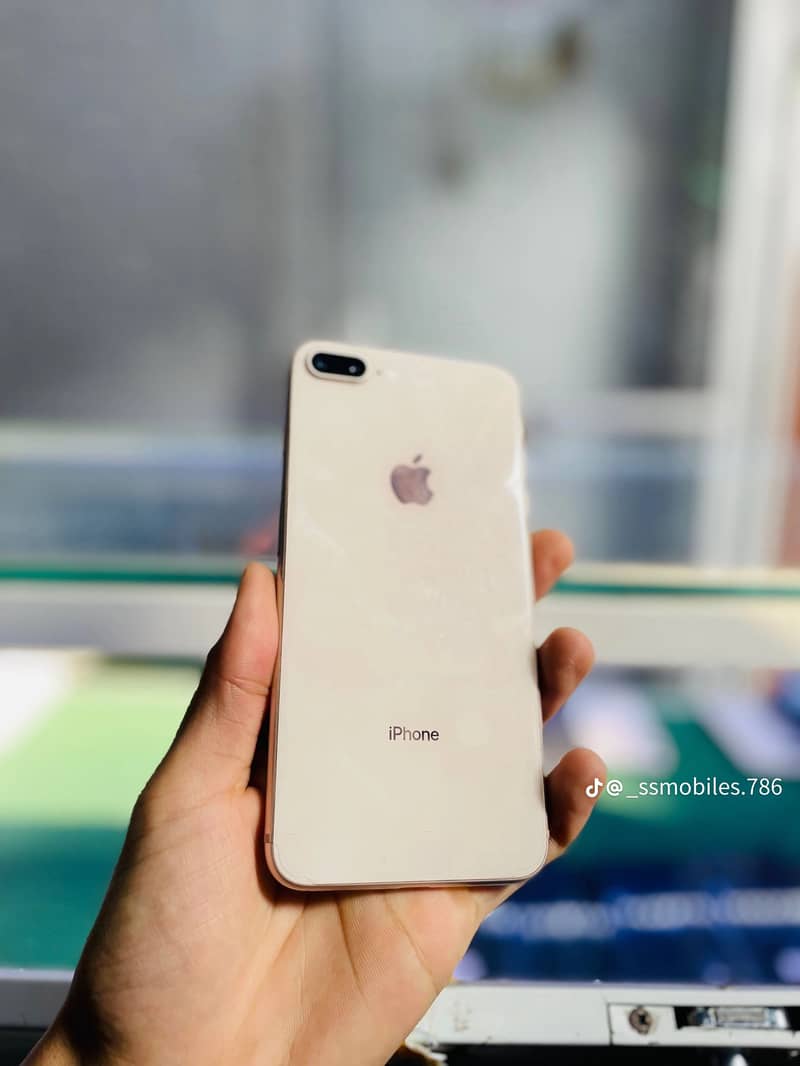 Apple iPhone 8 Plus 2