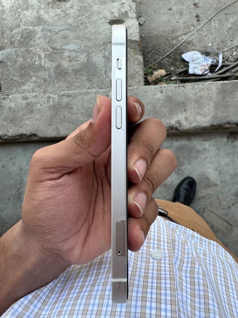 Apple iPhone 12 2