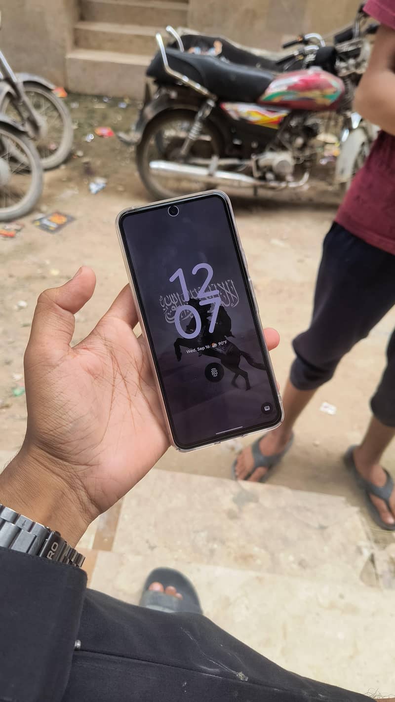 Google Pixel 8 2