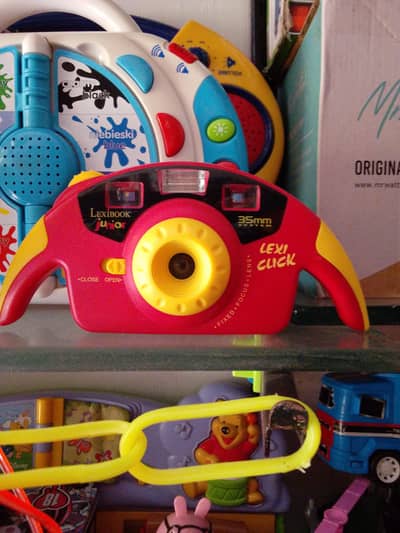 camera toys munasib price me mil jaye ge ache or mazboot toys