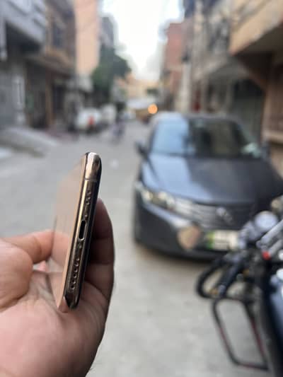 Iphone Xs 64Gb PTA Approved | Female Used
