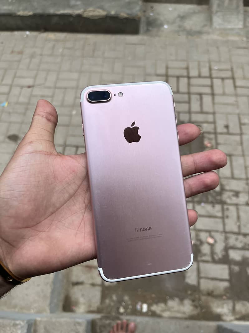 Apple iPhone 7 Plus 4