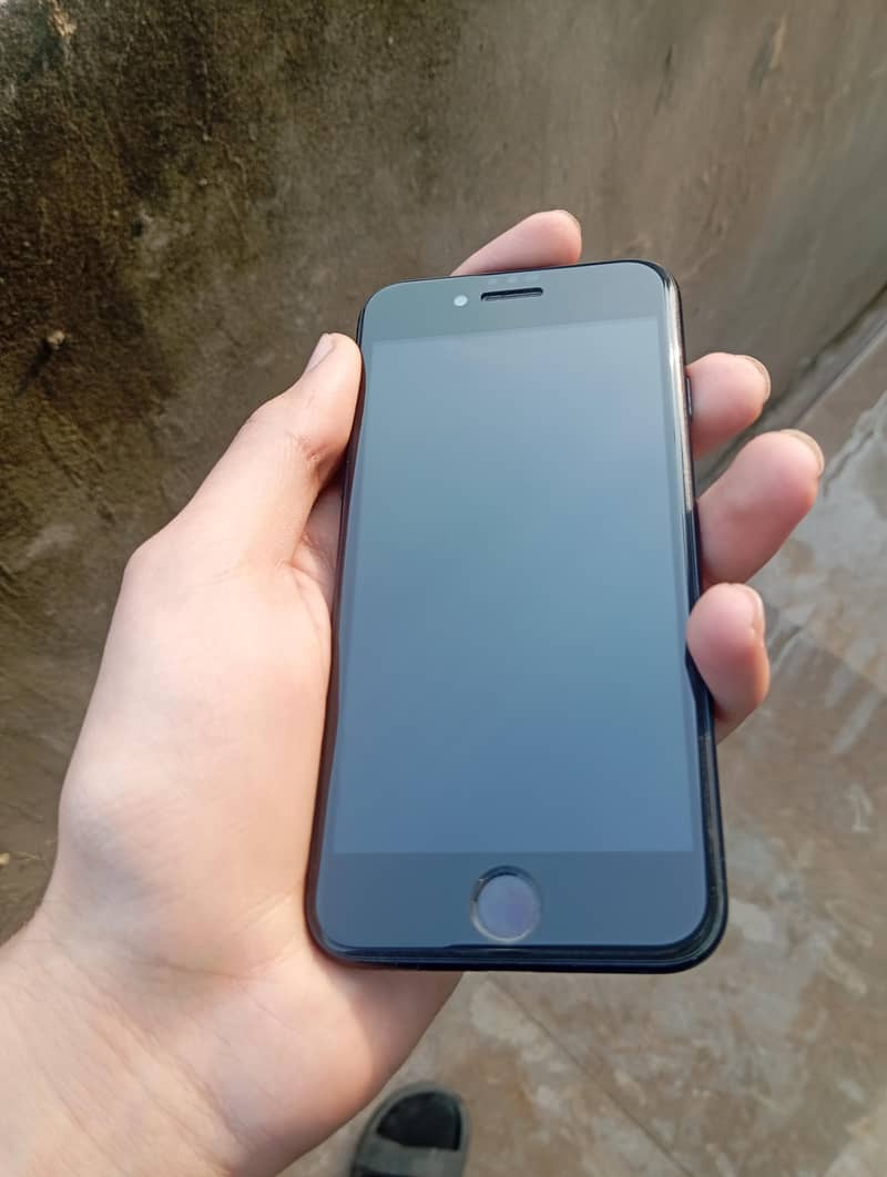 Apple iPhone SE 3