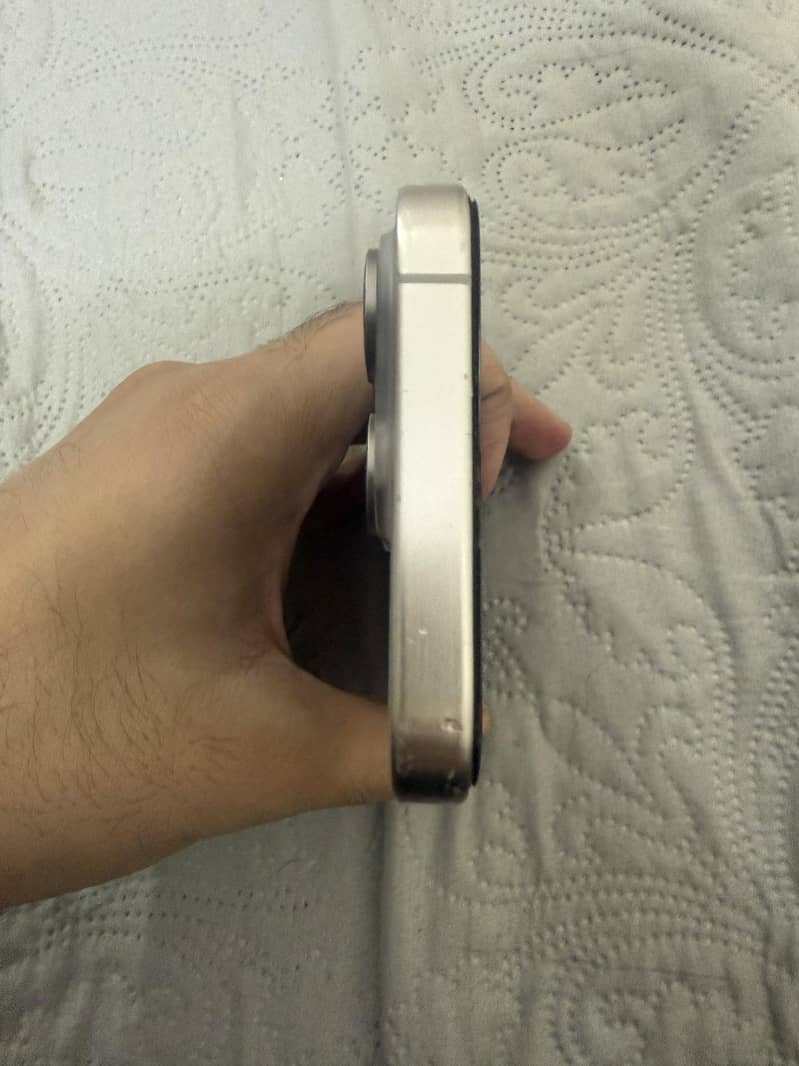 Apple iPhone 15 Pro 1