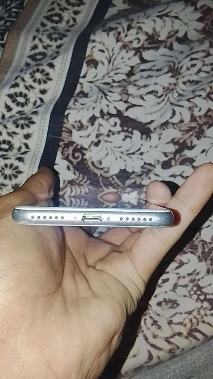 Apple iPhone 8 2