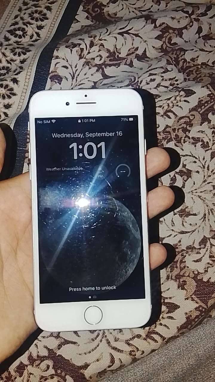 Apple iPhone 8 4
