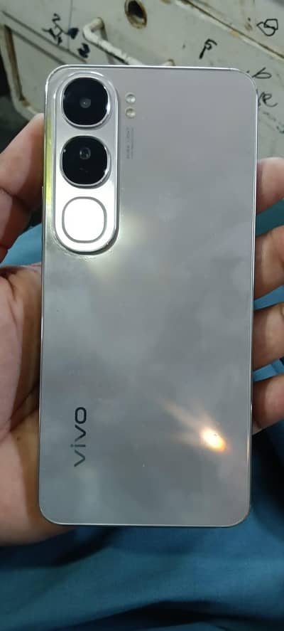Vivo Y200