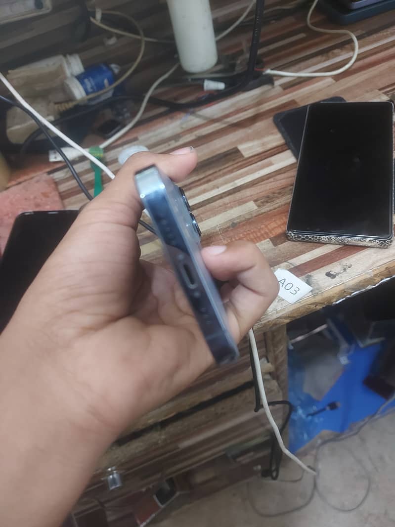 Apple iPhone 13 Pro 3