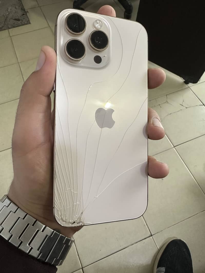 Apple iPhone 16 Pro Max 0