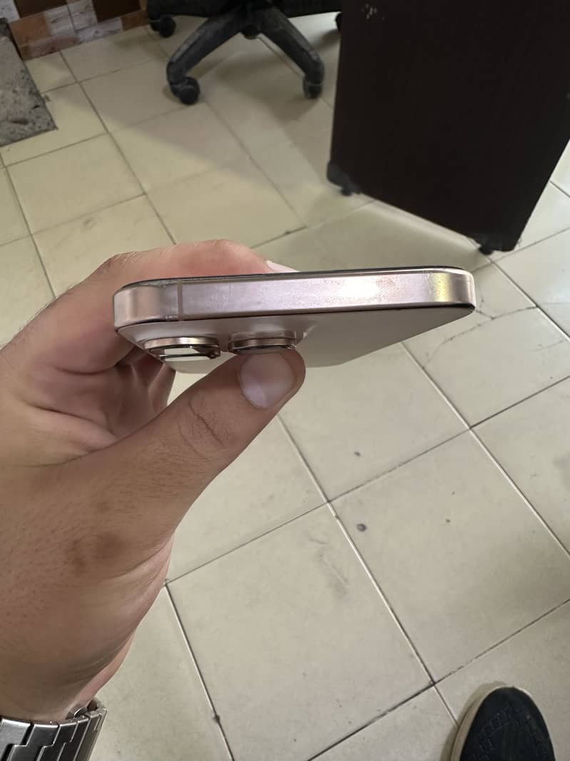 Apple iPhone 16 Pro Max 5