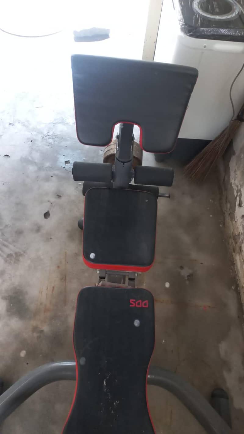 Exercise bench + Barbells diffrents size. 0