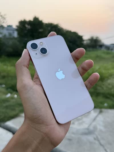 Apple iPhone 13
