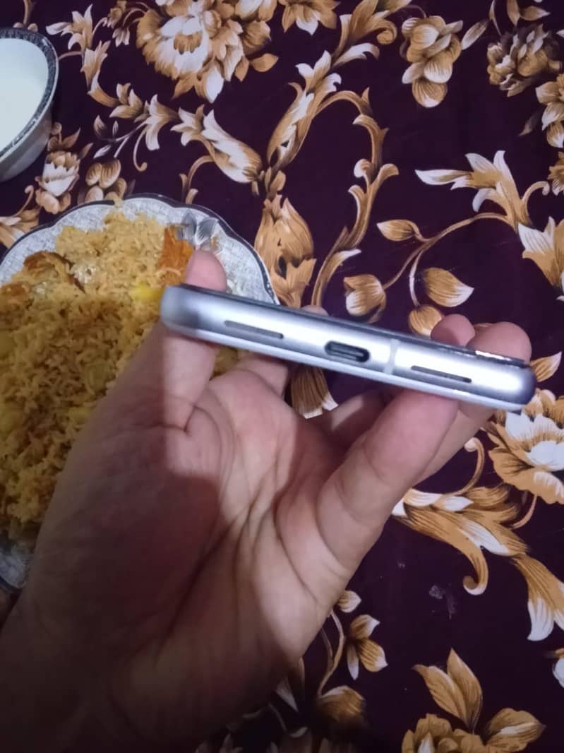 Google Pixel 7 4