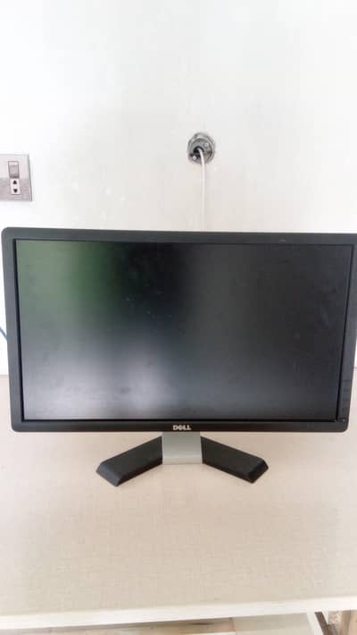 Dell 24 Inches LCD With 2 Side Usb Ports