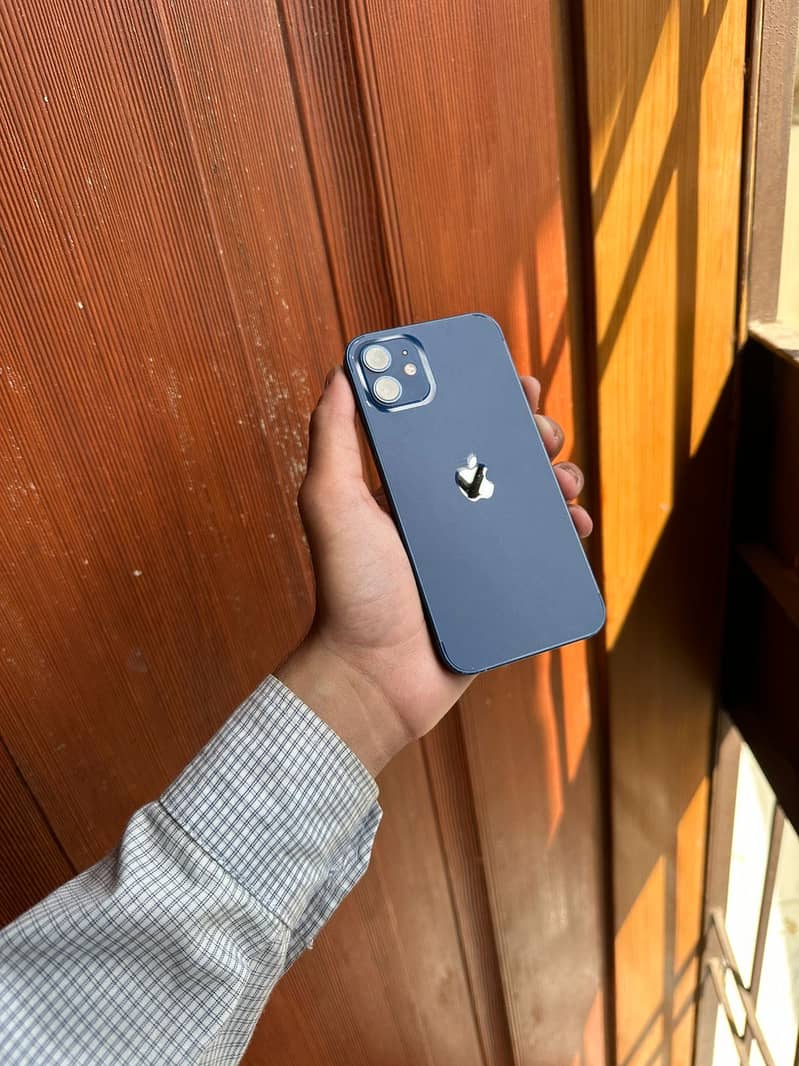 Apple iPhone 12 3