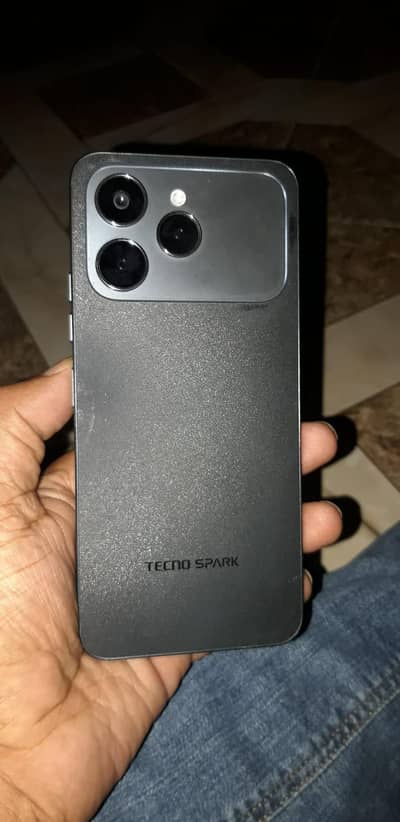 Tecno spark 40