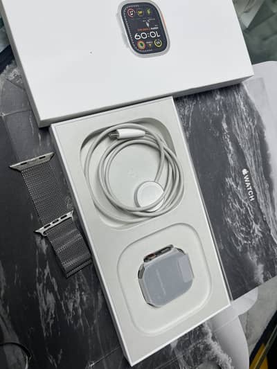 Apple Watch Ultra 2 natural with box