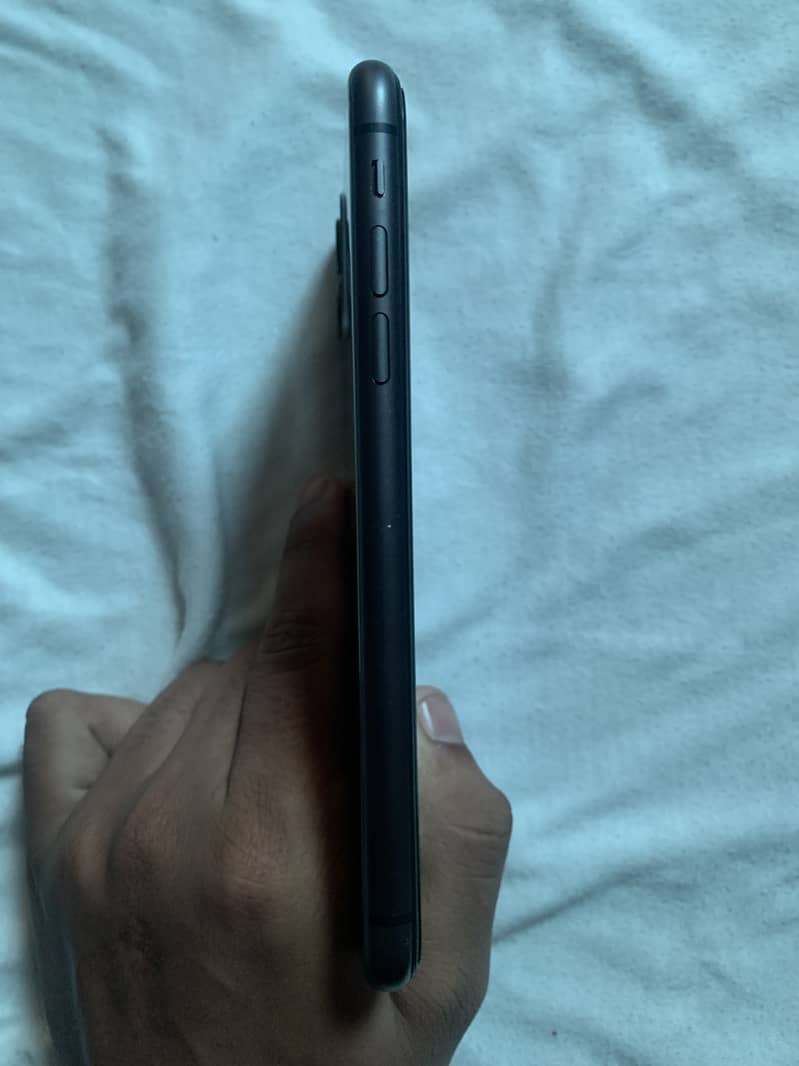 Apple iPhone 11 6