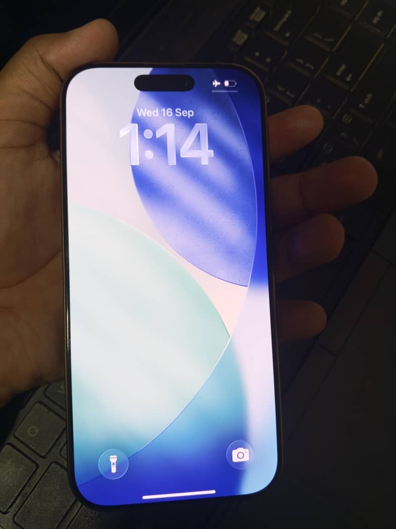 Apple iPhone 16 Pro 1