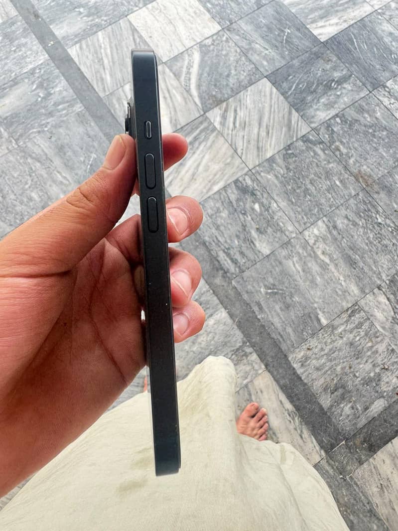 Apple iPhone 14 7