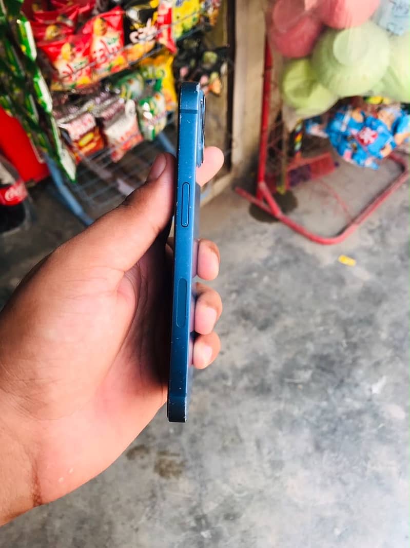 Apple iPhone 13 1