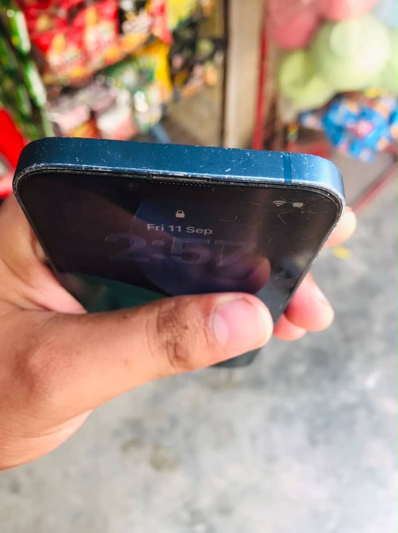Apple iPhone 13 5