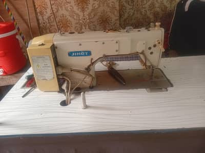 sewing machine cindition ap k samny h dekh k rabta krn