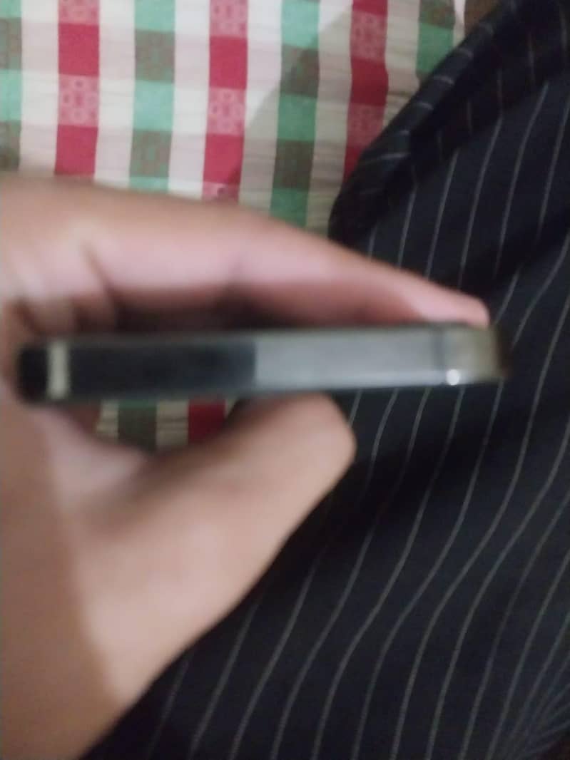 Apple iPhone 12 Pro 4