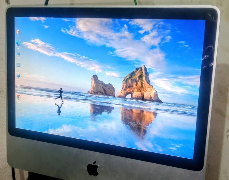 iMac (Core 2 Duo E8135) 1