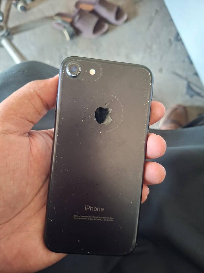 Apple iPhone 7 1