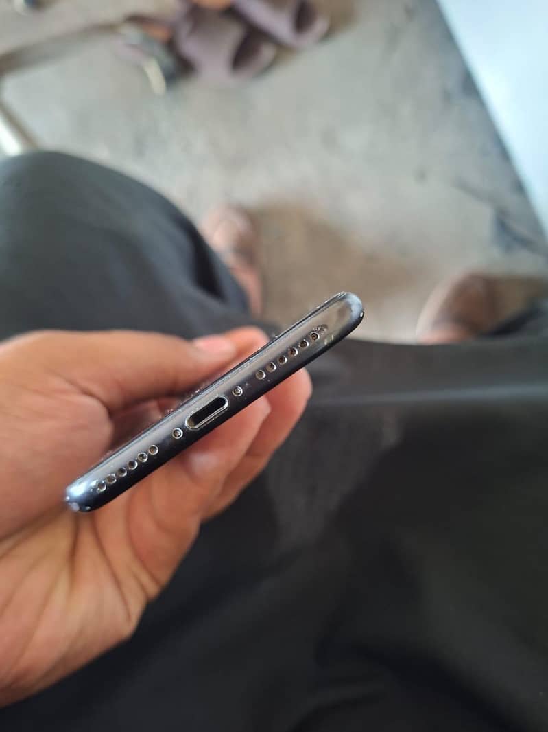 Apple iPhone 7 3