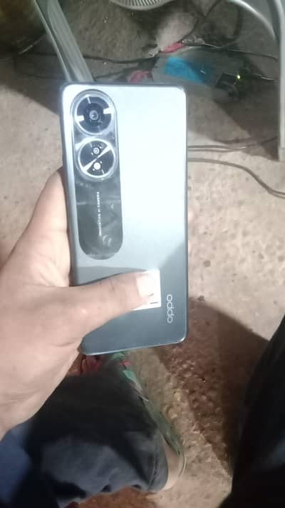 box sat ha Infinix ka charger ha sat 33ward ka Baki condition pic ma