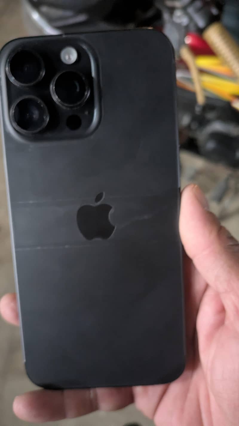 Apple iPhone 15 Pro Max 2