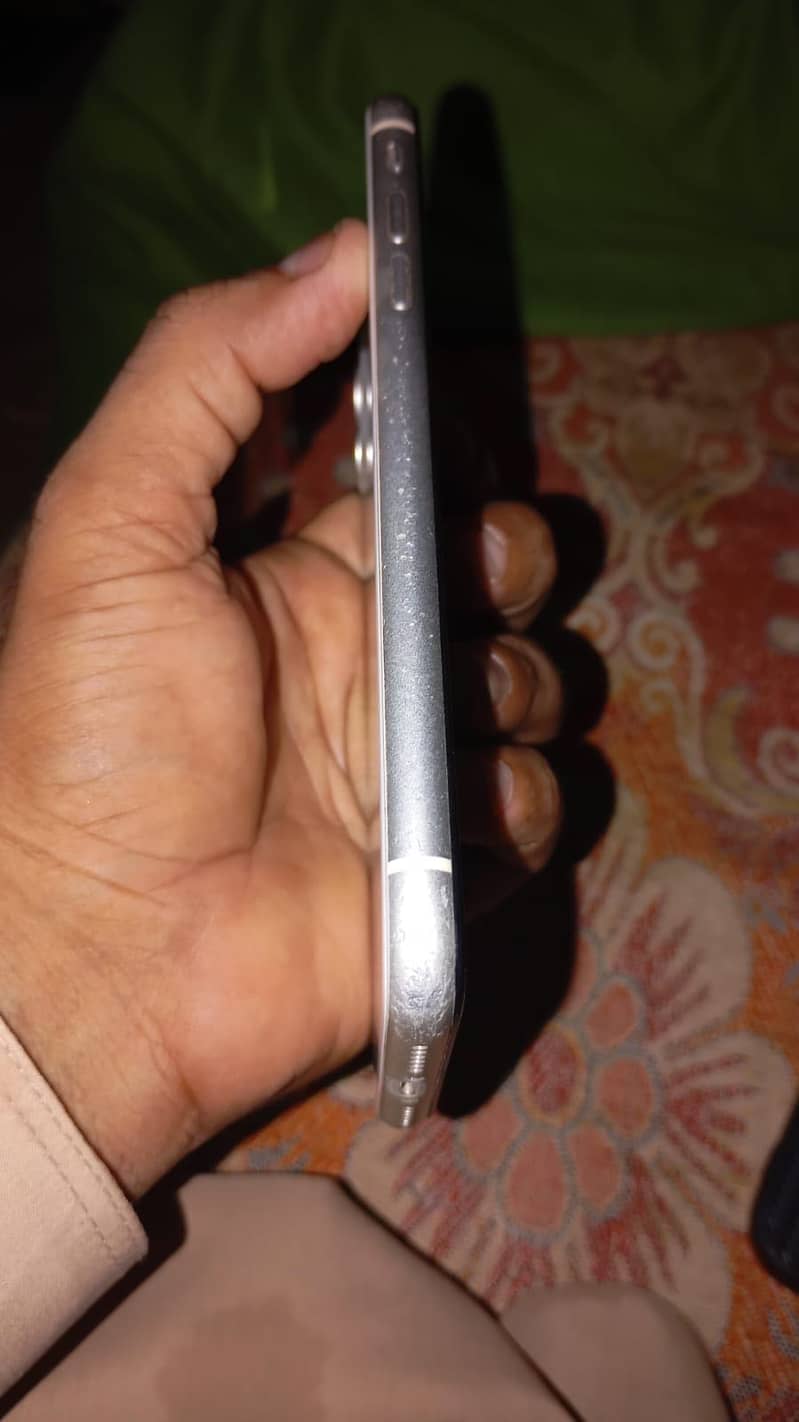 Apple iPhone 11 2