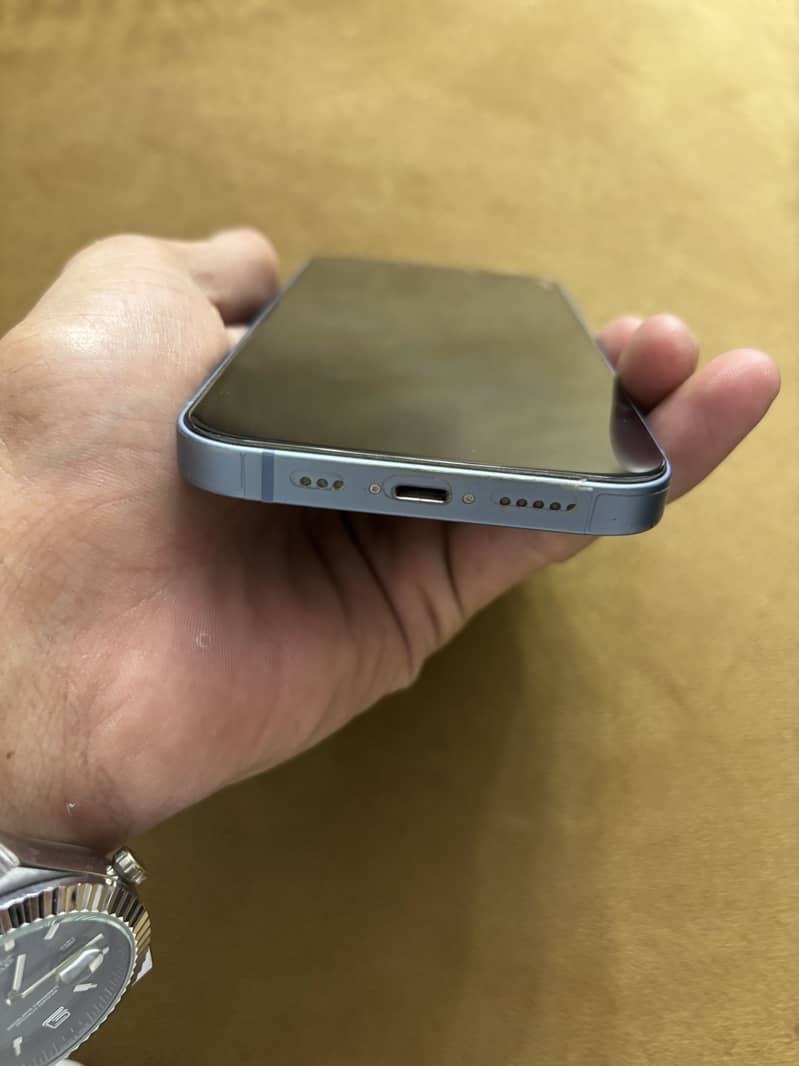 Apple iPhone 14 4