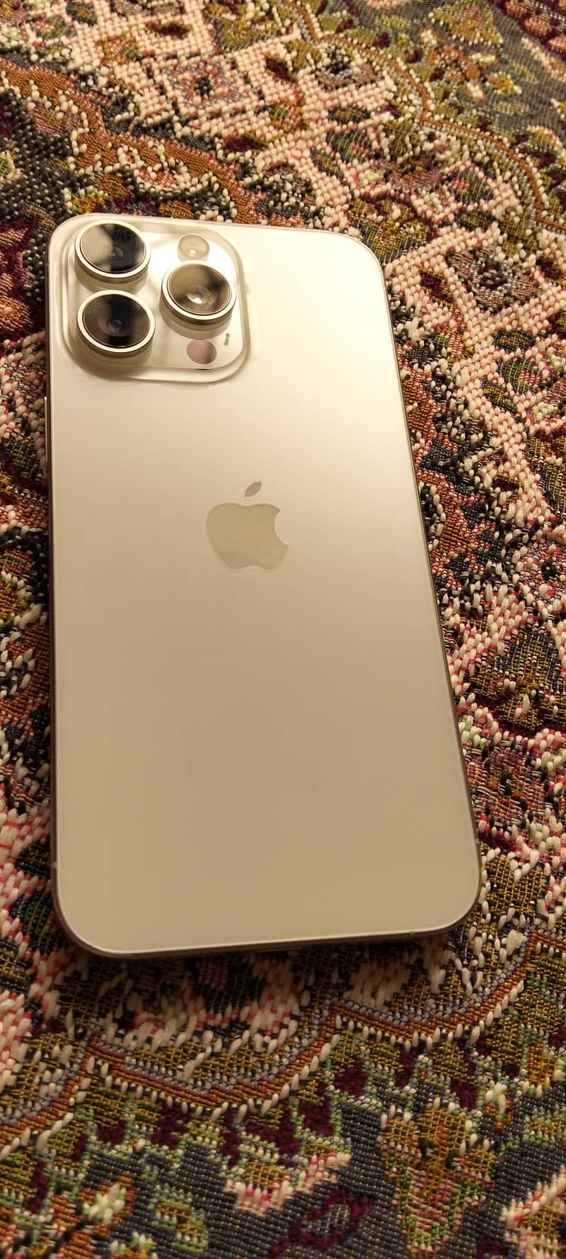 Apple iPhone 15 Pro Max 0