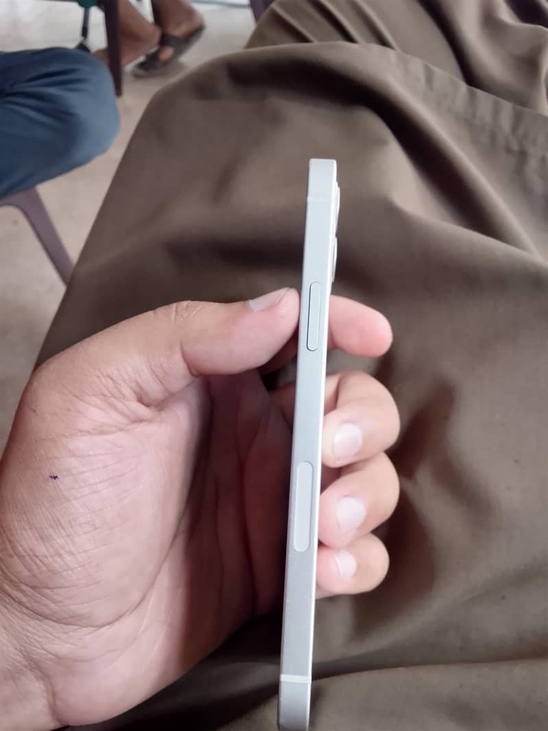 Apple iPhone 12 1